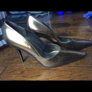 Stuart weitzman bronze heels, size 10
